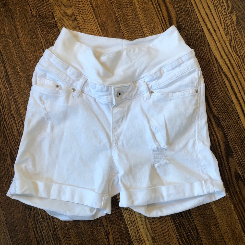 Hm white maternity shorts with distressing